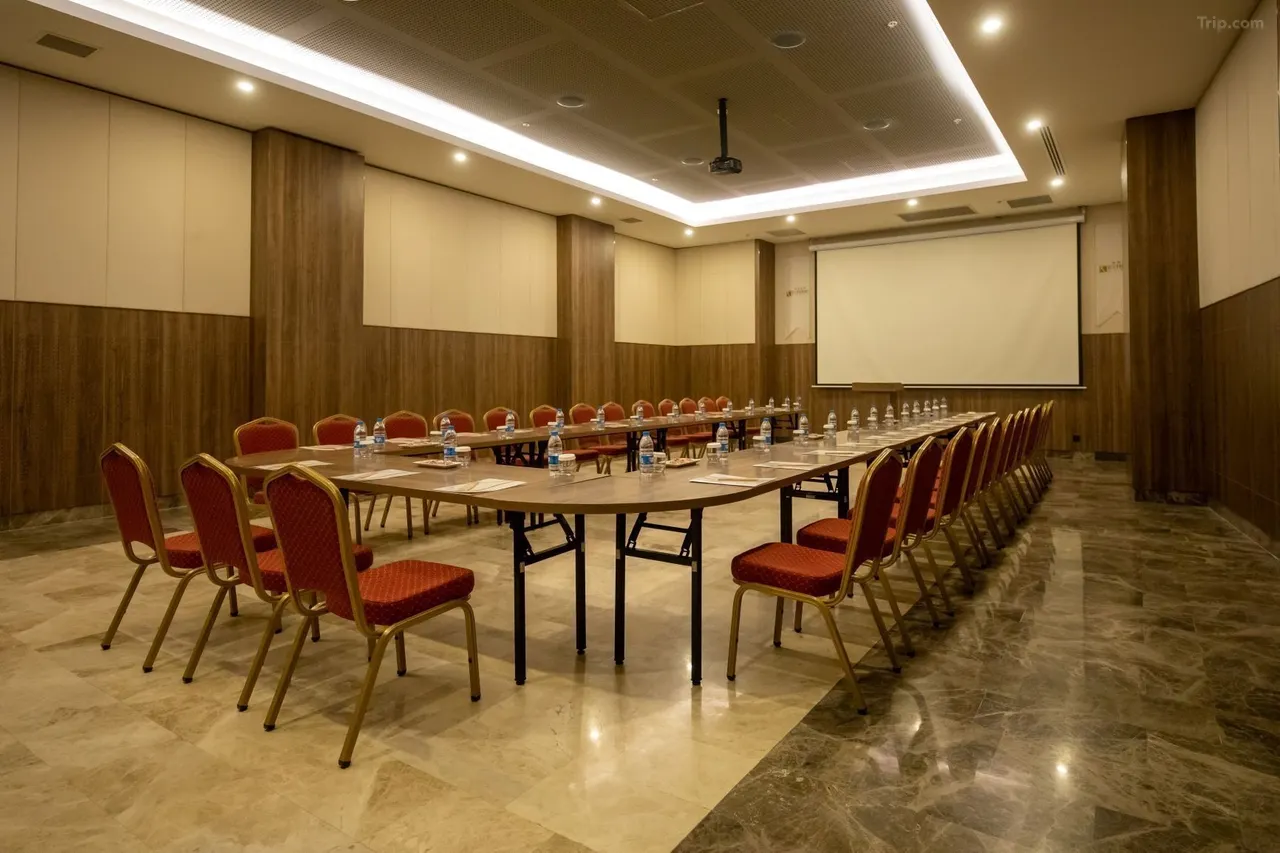 Konforlu odalar, sade hizmet — Gaziemir İzmir otel