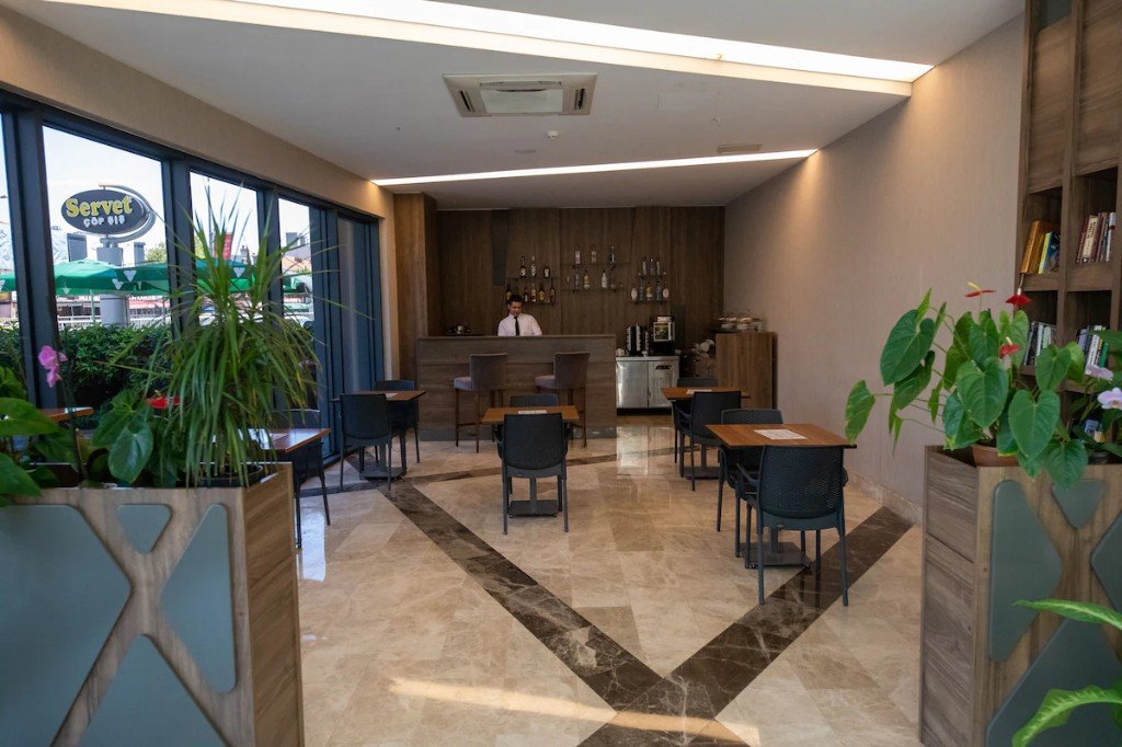 ENGİN OTEL Gaziemir otel lobisi ve tanıtım görseli